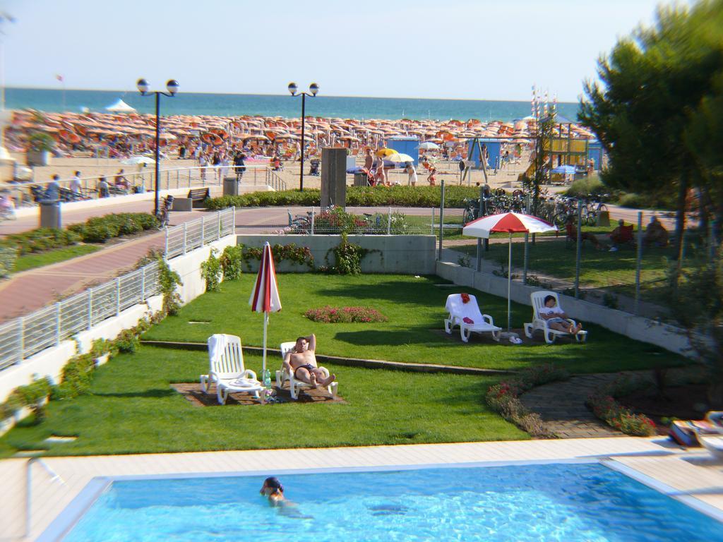Residence Panorama Apart Hotel Bibione Buitenkant foto